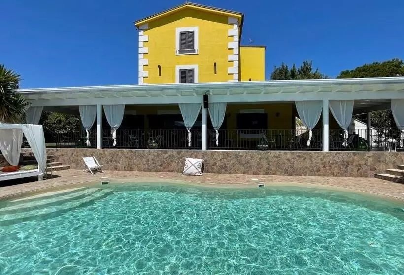 تختخواب و صبحانه Borgo Del Nespolo