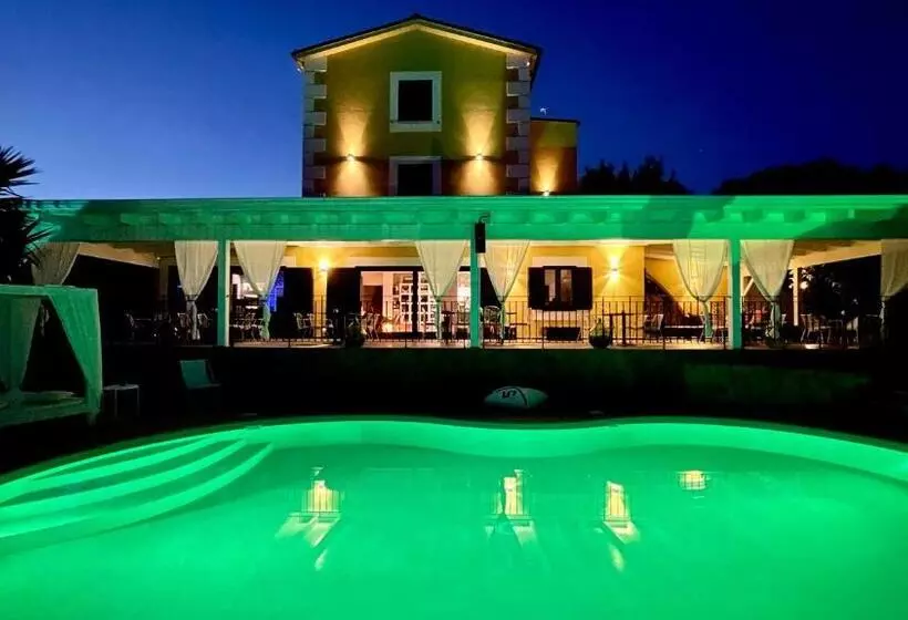 تختخواب و صبحانه Borgo Del Nespolo