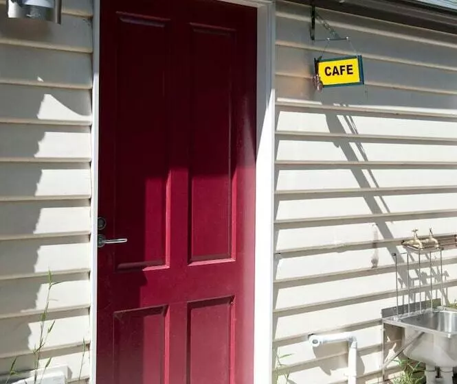 Aamiaismajoitus (B&B) Lowena Cafe And Accommodation