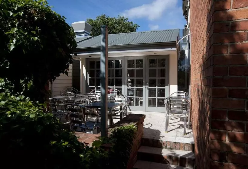 Aamiaismajoitus (B&B) Lowena Cafe And Accommodation
