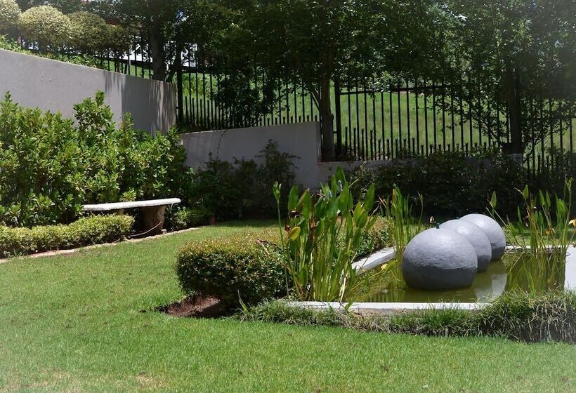 צימר Riverwalk B And B