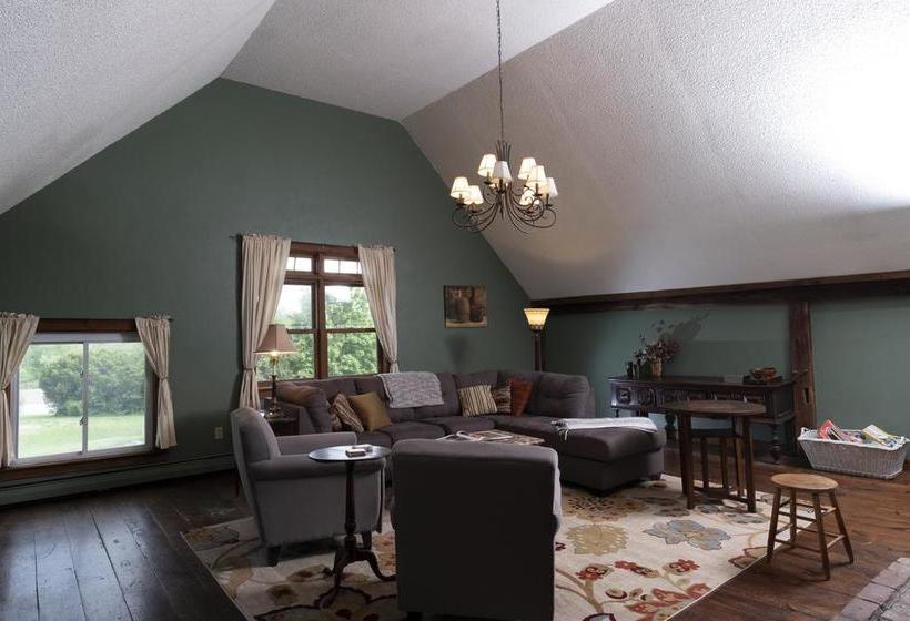 مبيت وإفطار The Karass Inn