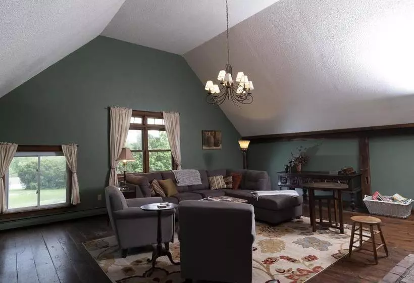 ベッドアンドブレックファースト The Karass Inn