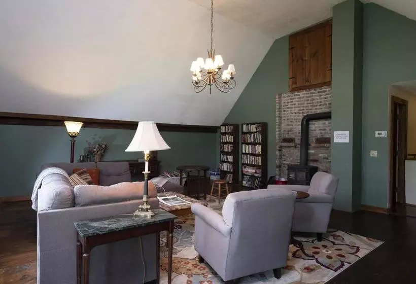 ベッドアンドブレックファースト The Karass Inn