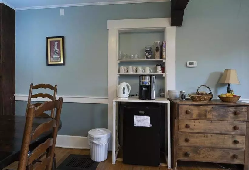 ベッドアンドブレックファースト The Karass Inn