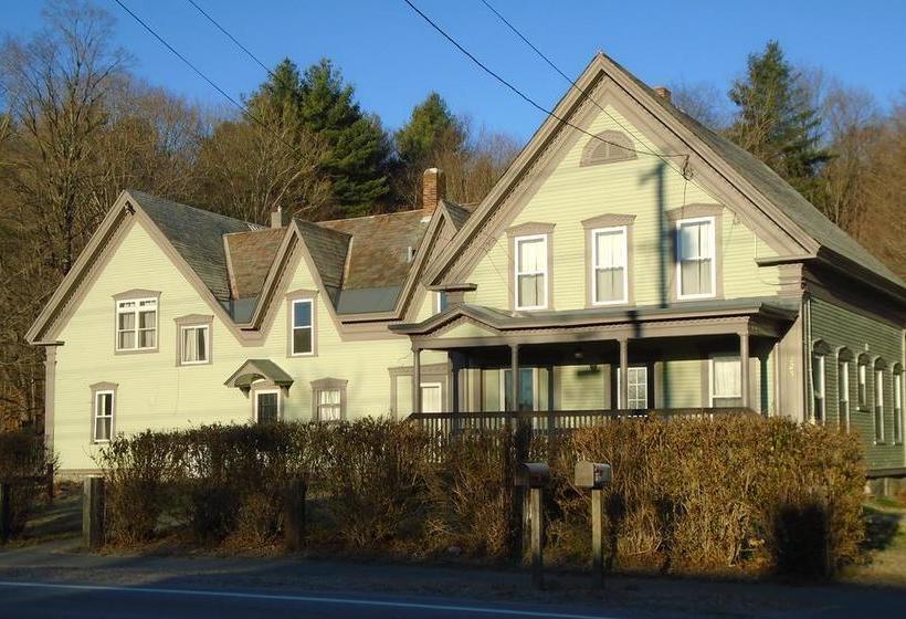 مبيت وإفطار The Karass Inn