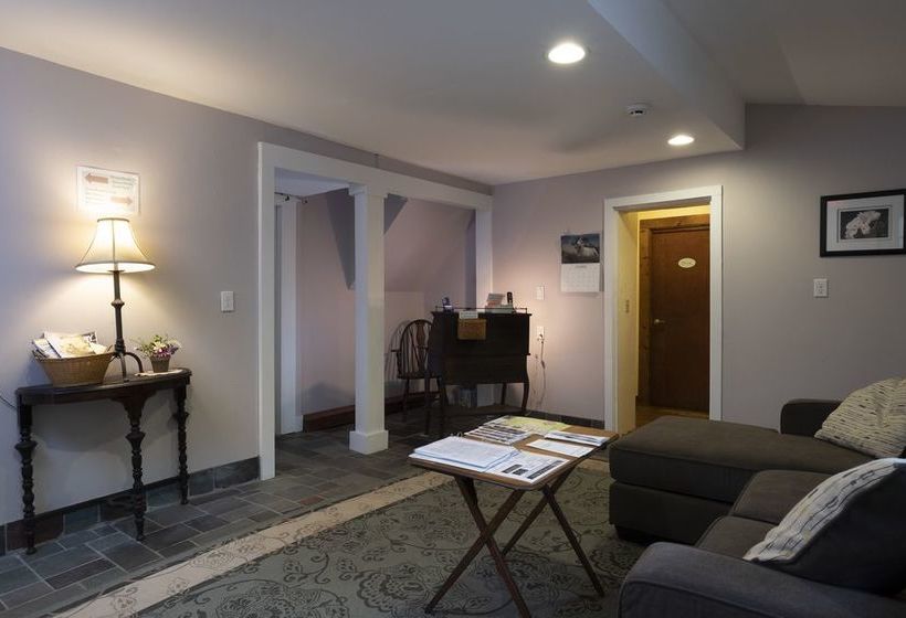 مبيت وإفطار The Karass Inn