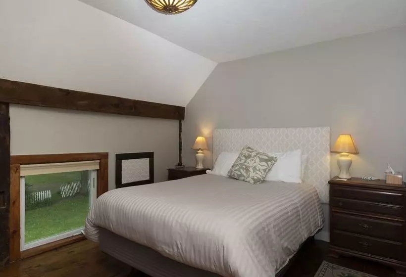 ベッドアンドブレックファースト The Karass Inn