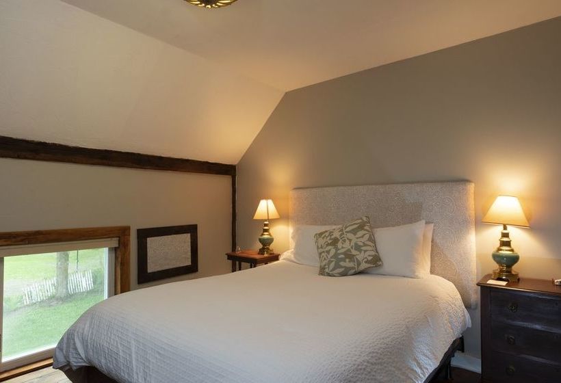 مبيت وإفطار The Karass Inn