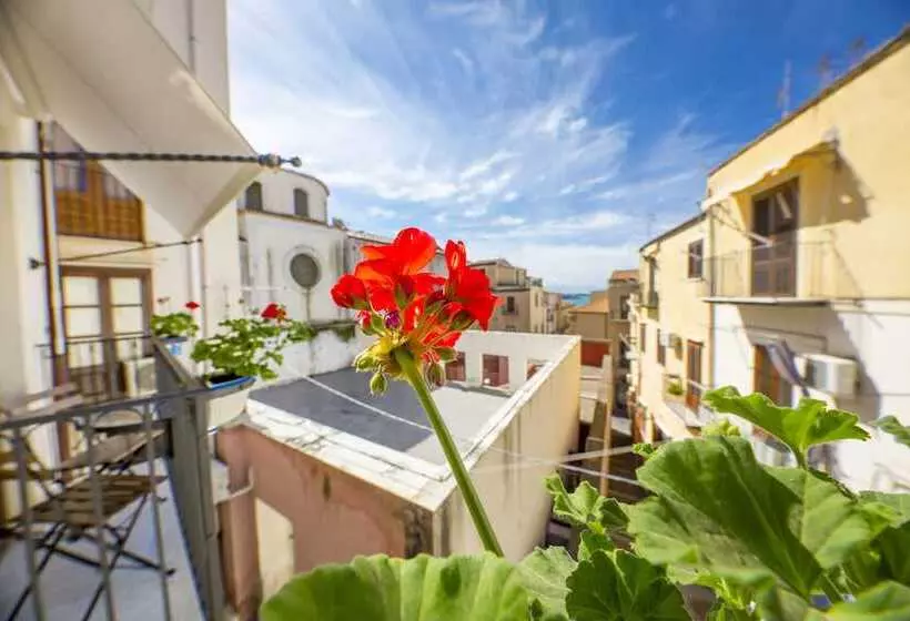 Cefalu In Blu