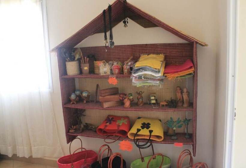 هتل K.méléon Hôtel