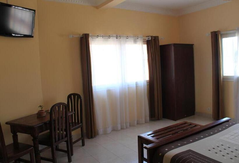 هتل K.méléon Hôtel