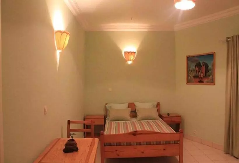 هتل K.méléon Hôtel