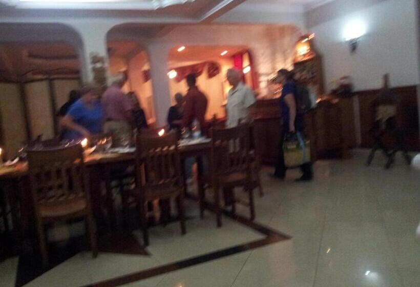 هتل K.méléon Hôtel