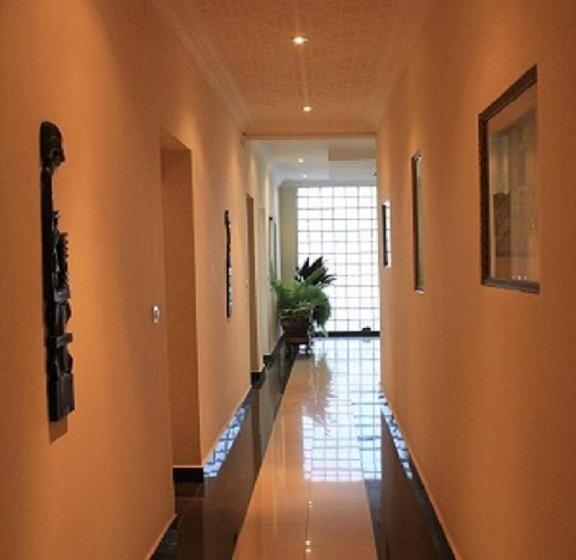 هتل K.méléon Hôtel