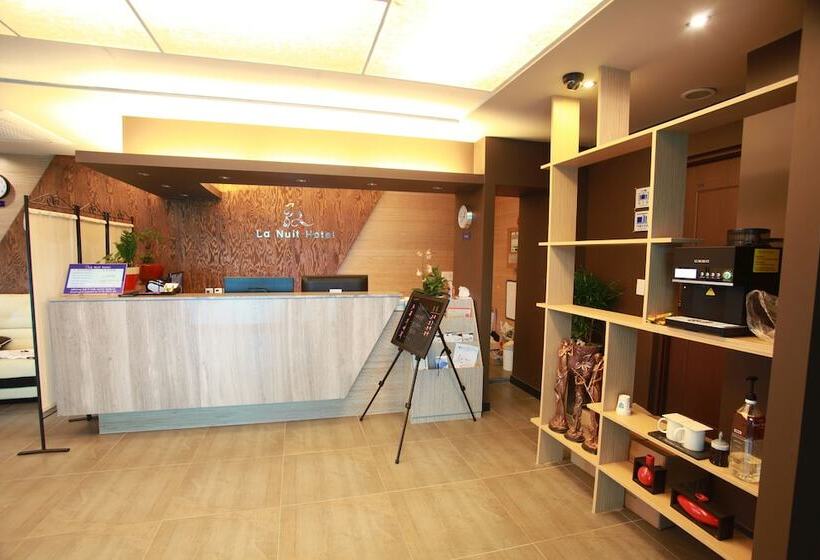 Hotel La Nuit