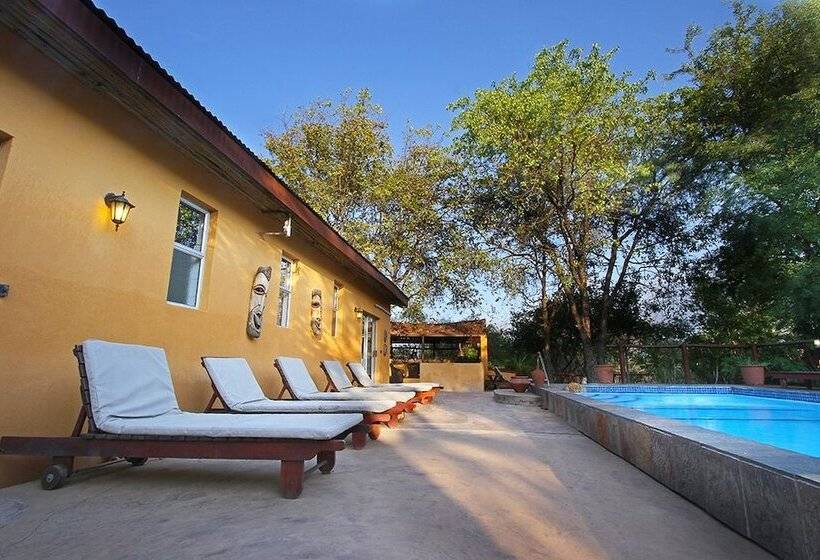 Hotelli Normann Safari Bush Lodge