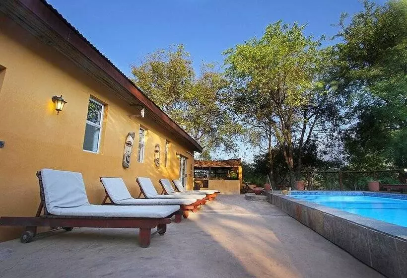 ホテル Normann Safari Bush Lodge