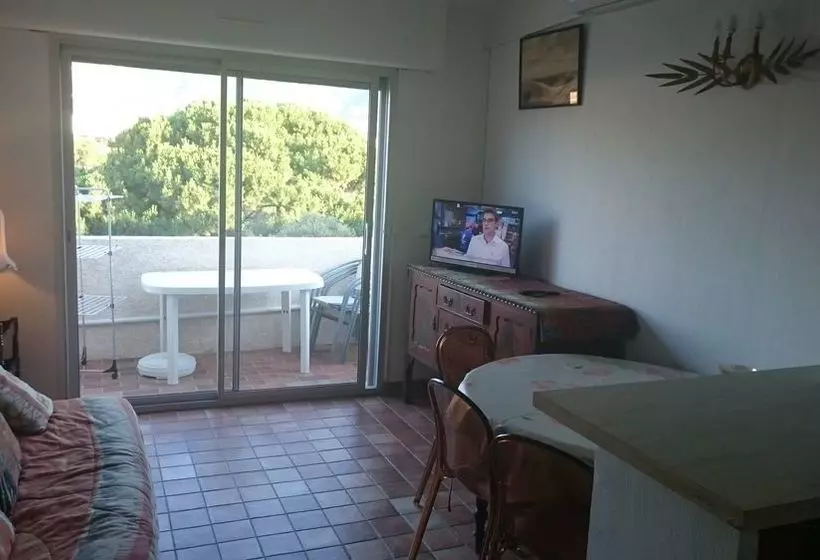 La Roseraie 1  Russum