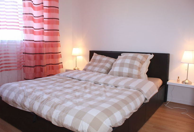 Happy Few Le Blue Whale