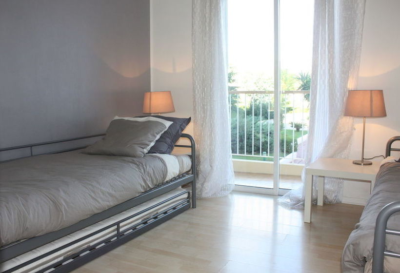 Happy Few Le Blue Whale