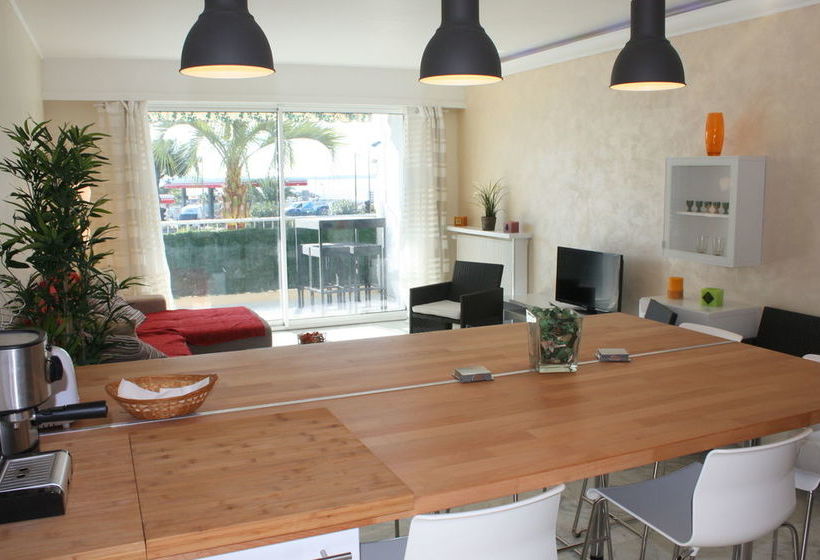 Happy Few Le Blue Whale