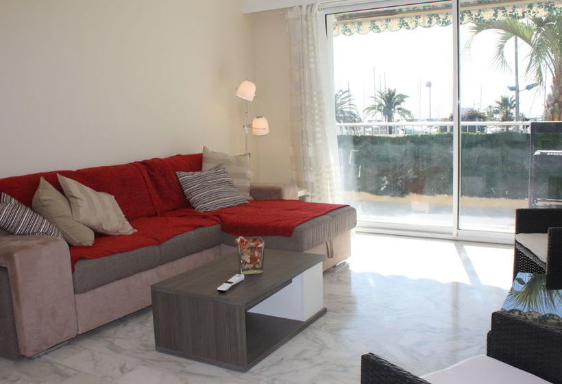 Happy Few Le Blue Whale