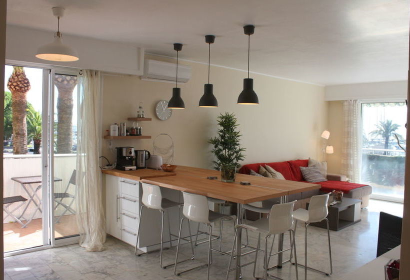 Happy Few Le Blue Whale