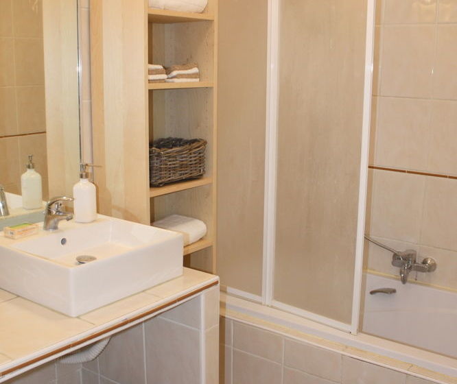 Happy Few Le Blue Whale