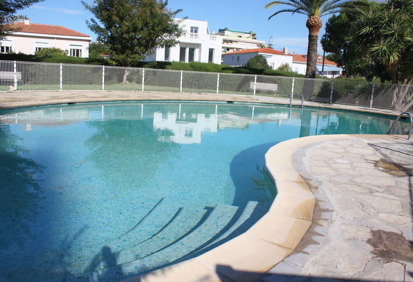 Happy Few Le Blue Whale