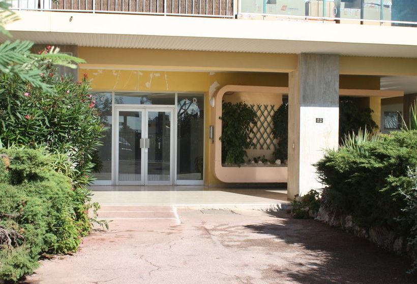 Happy Few Le Blue Whale