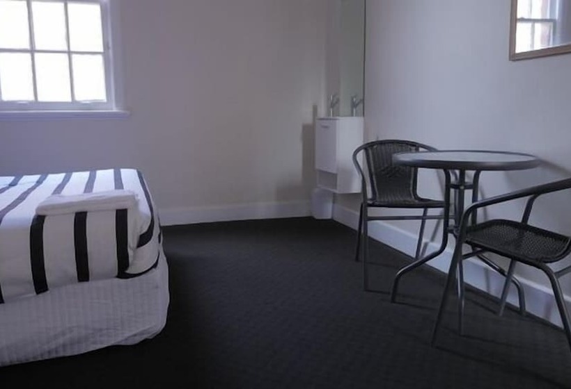 National Hotel Toowoomba