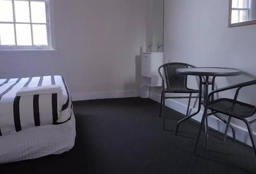 National Hotel Toowoomba