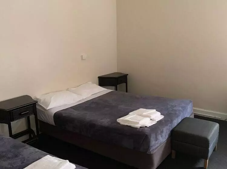 National Hotel Toowoomba
