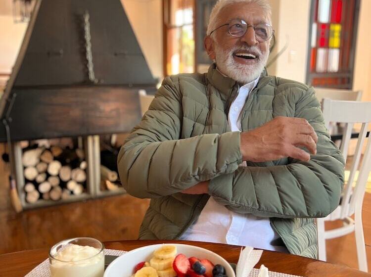 Пансион 84 On Fourth Guest House