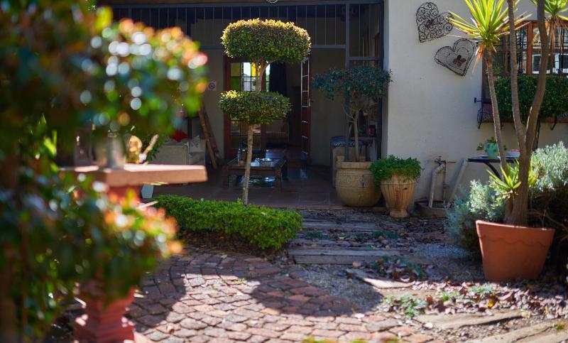 Пансион 84 On Fourth Guest House