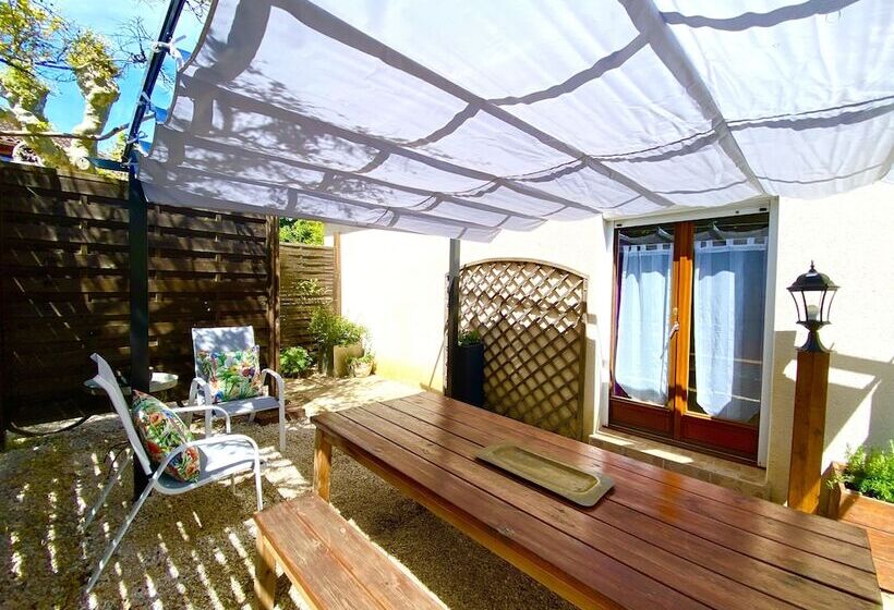 Pensiune Le Petit Prince à Sarlat Parking Privé Piscine Chauffée Espace Bien être Jacuzzi Et Massages