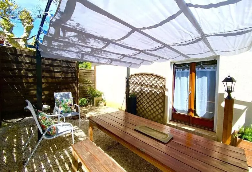 ペンション Le Petit Prince à Sarlat   Parking Privé   Piscine Chauffée   Espace Bien être Jacuzzi Et Massages