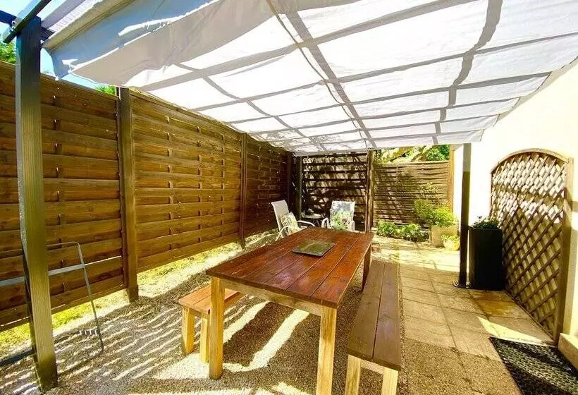 ペンション Le Petit Prince à Sarlat   Parking Privé   Piscine Chauffée   Espace Bien être Jacuzzi Et Massages