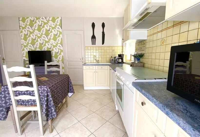 ペンション Le Petit Prince à Sarlat   Parking Privé   Piscine Chauffée   Espace Bien être Jacuzzi Et Massages