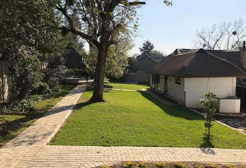 پانسیون Muco Guest House