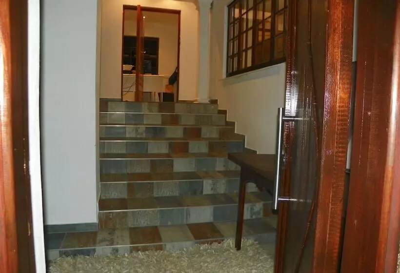پانسیون Muco Guest House