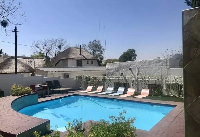 پانسیون Muco Guest House
