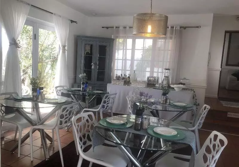 پانسیون Muco Guest House
