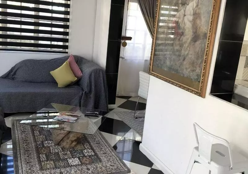 پانسیون Muco Guest House