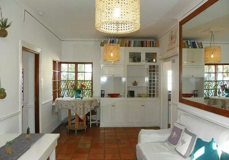 پانسیون Muco Guest House