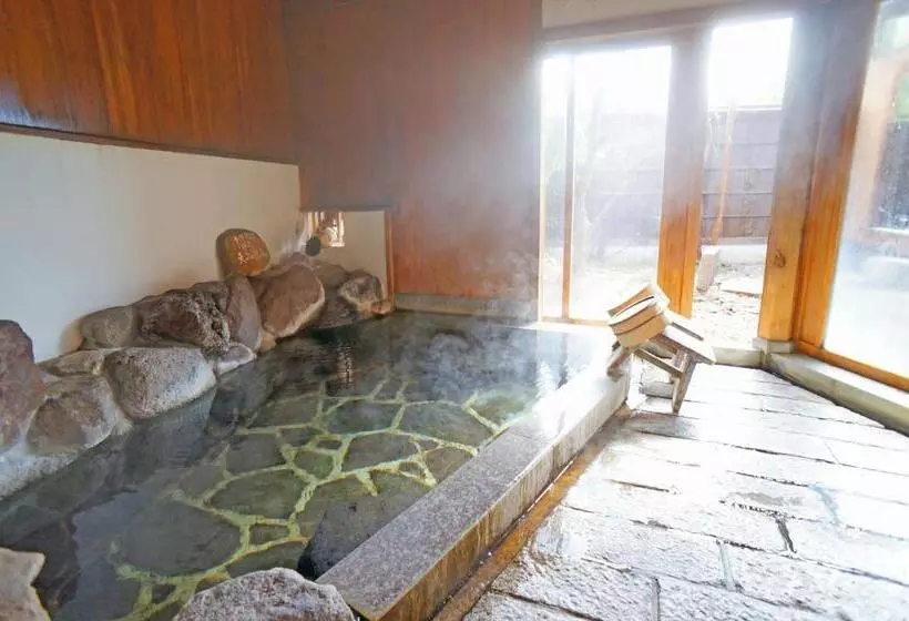 Ryokan Mujinzo - 유후인초 가와카미
