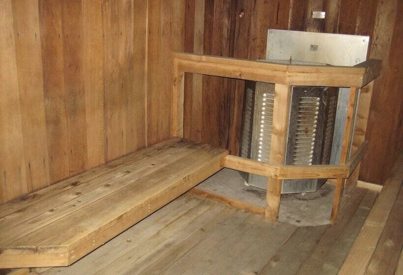 Chateau Sans Nom By Mammoth Reservation Bureau