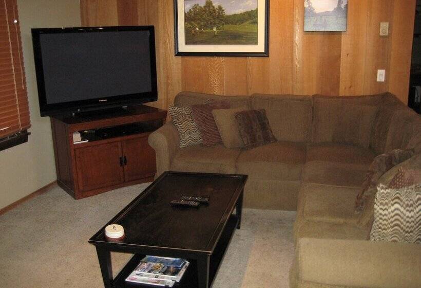 Chateau Sans Nom By Mammoth Reservation Bureau