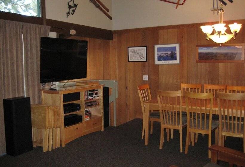 Chateau Sans Nom By Mammoth Reservation Bureau